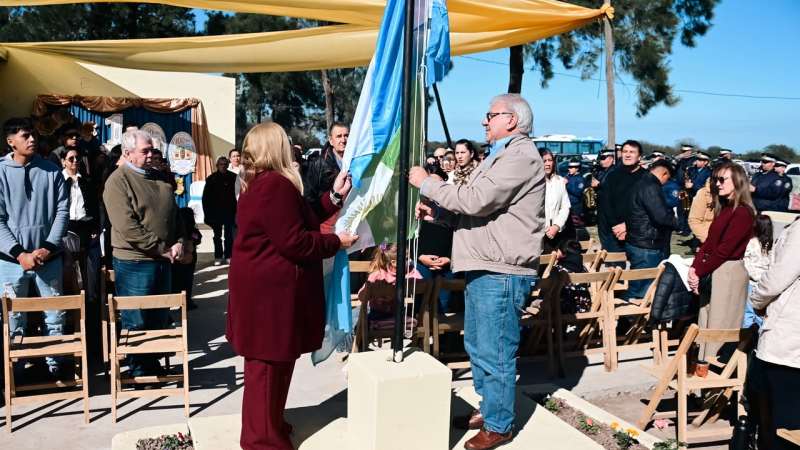 La Legislatura acompañó el centenario de la EEP Nº 65 "José Luis Araujo"