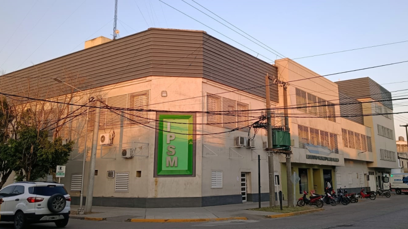 En el sistema de salud privada ya hubo despidos y trabajan al límite del colapso