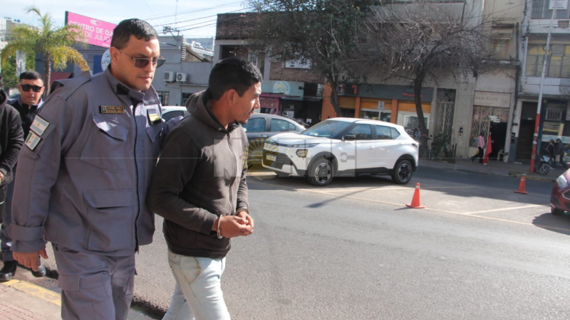 Trasladaron a fiscalía a un hombre que agredió a su pareja con agua hirviendo