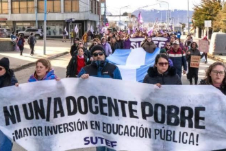 Tras varias semanas de huelga, docentes consiguieron el aumento