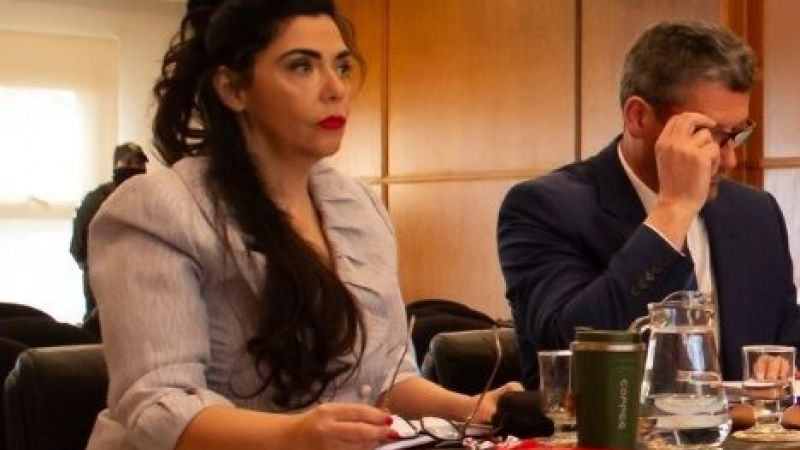 La jueza que había sido acusada de besar a un preso dispuso que los detenidos tengan más horas de recreo