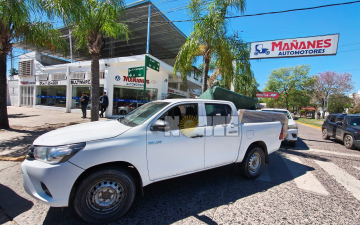 Una concesionaria allanada, sillones con drogas y un cargamento millonario