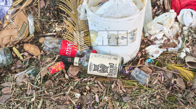 Vecinos del microcentro denuncian un basural a cielo abierto frente a la Escuela de Comercio N°8