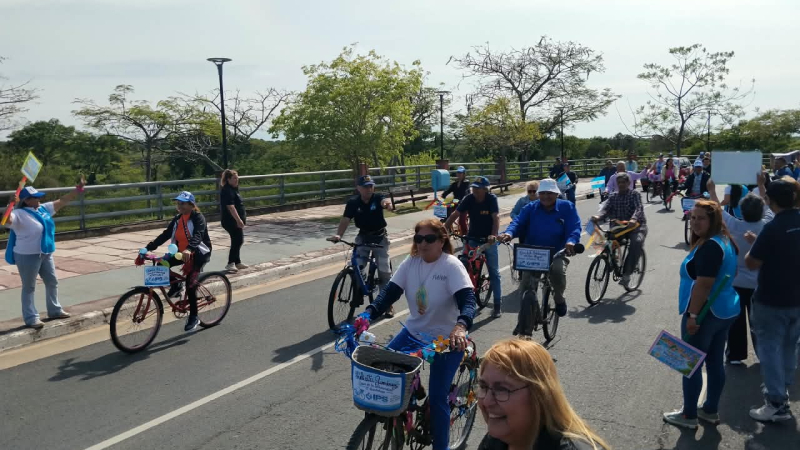 Adultos mayores realizaron un paseo en bicicletas