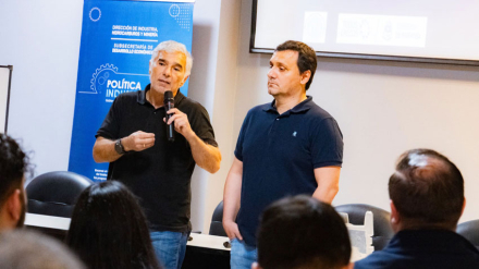 El-Gobierno-provincial-desarrolló-el-segundo-taller-de-formación-para-PyMEs-del-clúster-automotor4