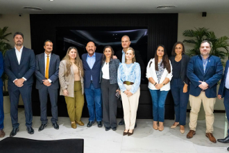 Insfrán se reunió con autoridades del Colegio de Escribanos y nuevos titulares de Registros Notariales