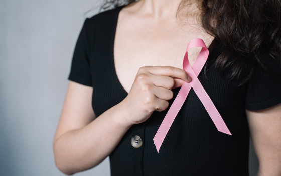 Nueva tendencia para afrontar el cáncer de mama con menos efectos adversos