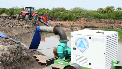 Con un mecanismo de derivación de agua, se mantiene el cerramiento del canal 16