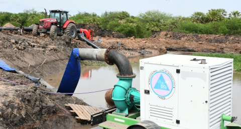 Con un mecanismo de derivación de agua, se mantiene el cerramiento del canal 16