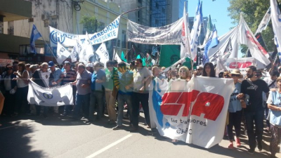 Los gremios chaqueños se movilizaron en defensa de las fuentes de trabajo