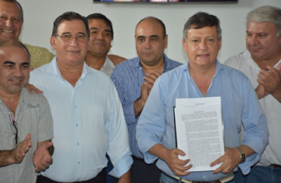 Fuerte respaldo de intendentes oficialistas al gobernador Peppo