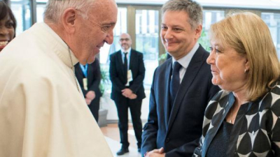 Francisco recibió a la canciller argentina Susana Malcorra