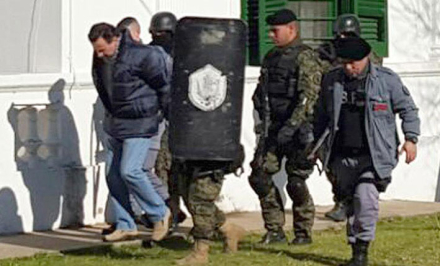 SALVATORE-EN-CAMPANA.jpg