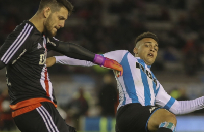 River se despidió de la lucha por el campeonato al perder con Racing en el Monumental