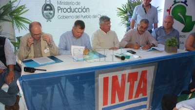 El INTA, IPTA y Pioneros del Chaco firmaron en Agronea 2017 convenio internacional