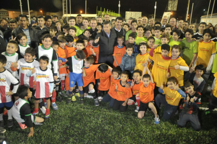 Jaime Zapata niños.jpg