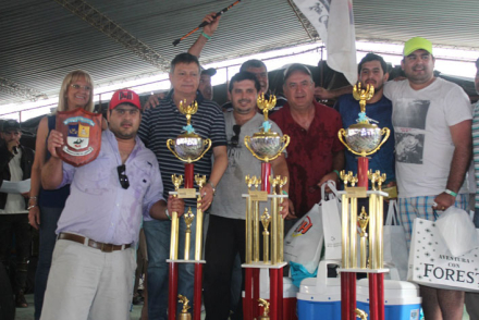 Equipo_Campeon_con_Gobernad.jpg