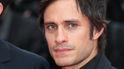 Gael García Bernal y el "Señor Barriga" buscan a familiares perdidos en el terremoto