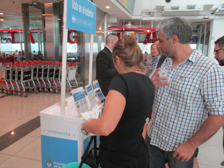 Stand3.jpg