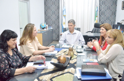 El ministro Farías con funcionaria nacional planificó formación docente especializada