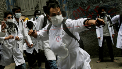 Bolivia: un mes de huelga de los médicos