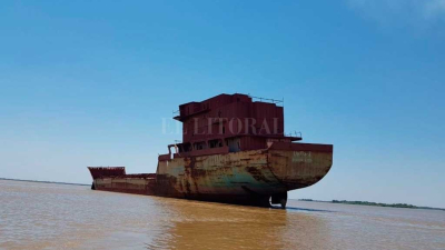 Un barco navegó sin tripulantes el río Paraná