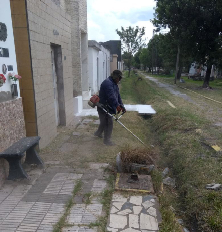 LIMPIEZA-CEMENTERIO.jpg