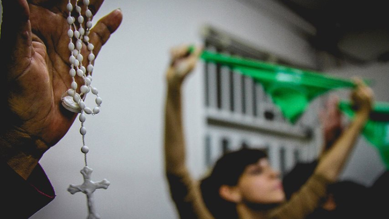 Católicos a favor del derecho a decidir dan sus motivos en spots audiovisuales