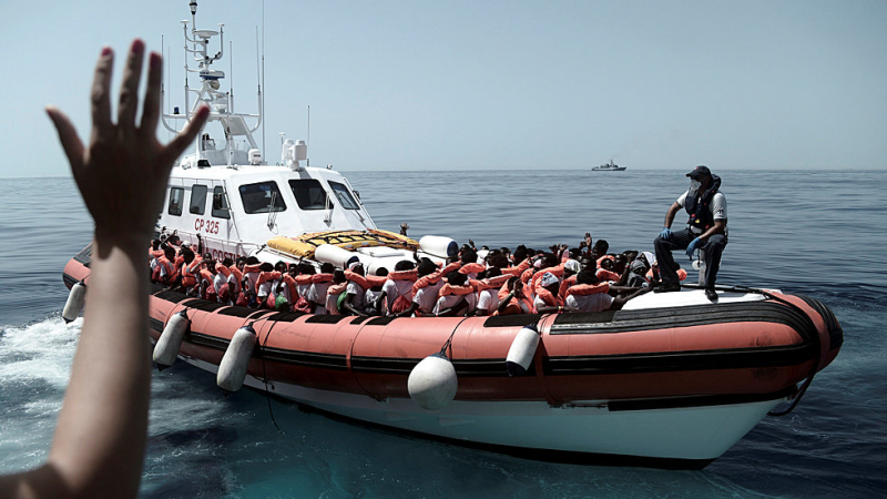 Los más de 600 inmigrantes del Aquarius desembarcarán en España recién dentro de tres días
