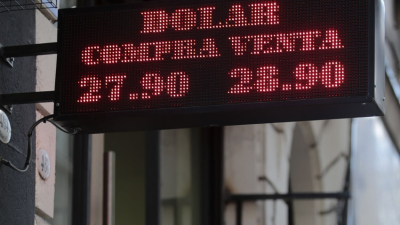El dólar trepó a $28,84 en el primer día de Caputo en el Banco Central