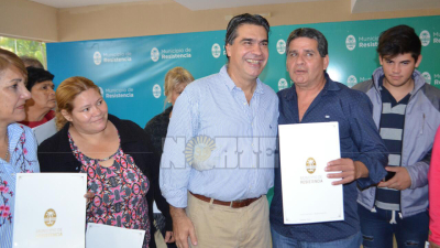 El municipio entregó 33 títulos de propiedad a vecinos de 28 barrios