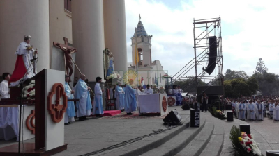 Día de la Virgen de Itatí: miles de peregrinos en la celebración