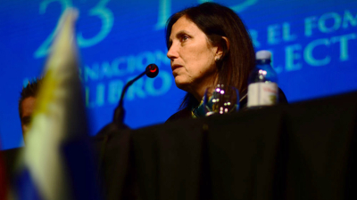 Claudia Piñeiro: “Cada vez más escritores piensan en cuál es su trabajo en la sociedad”