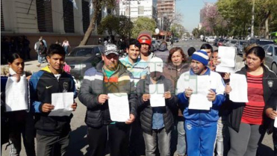 Movimientos y cooperativas bloquean el tránsito en reclamo de juguetes