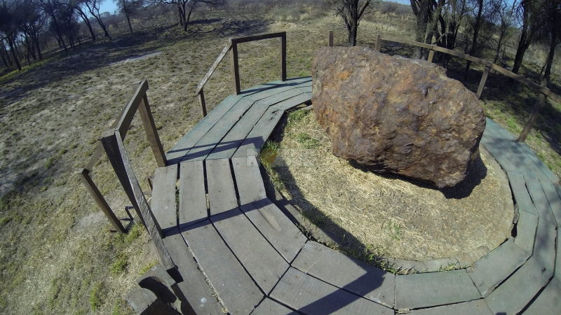 Una visita al Campo del Cielo, lo que dejó una lluvia de meteoritos