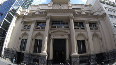 Reservas: 947 millones de dólares menos en un día
