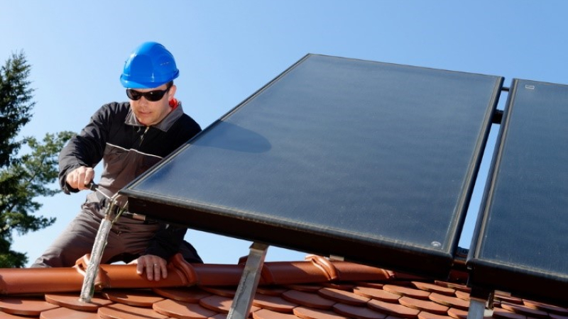 La UTN ofrece curso de instalación de sistemas solares térmicos