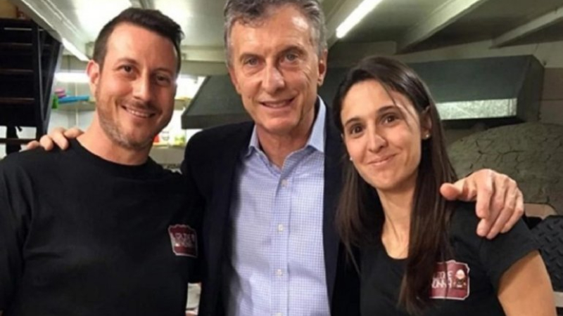 Cuestionan visita de Macri a una pizzería