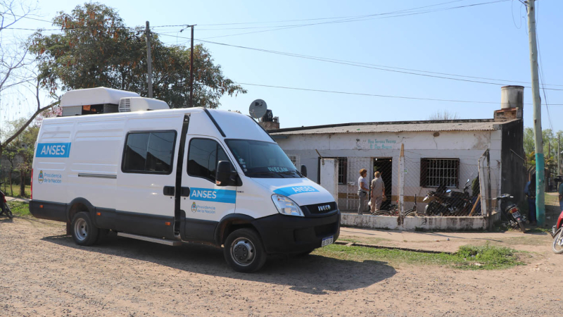 La Anses refuerza la atención con unidades móviles en el área metropolitana