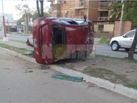 auto vuelco Edison.jpg