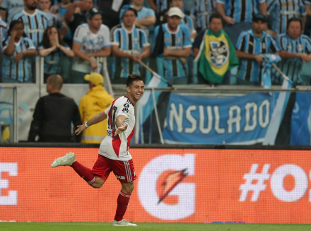 2018-10-31T024236Z_478934592_RC1DF539B8A0_RTRMADP_3_SOCCER-LIBERTADORES-GREMIO-RIVER-PLATE.JPG