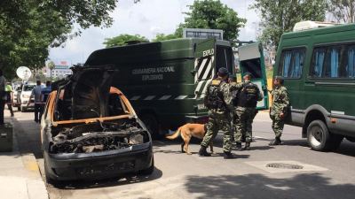 Encontraron ocho bombas molotov dentro de un taxi quemado a dos cuadras de la marcha contra el G20