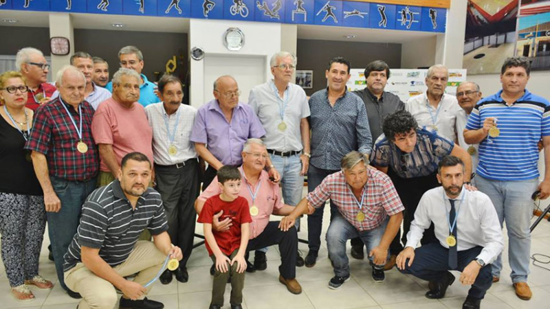 Emotivo reconocimiento a los campeones argentinos de fútbol