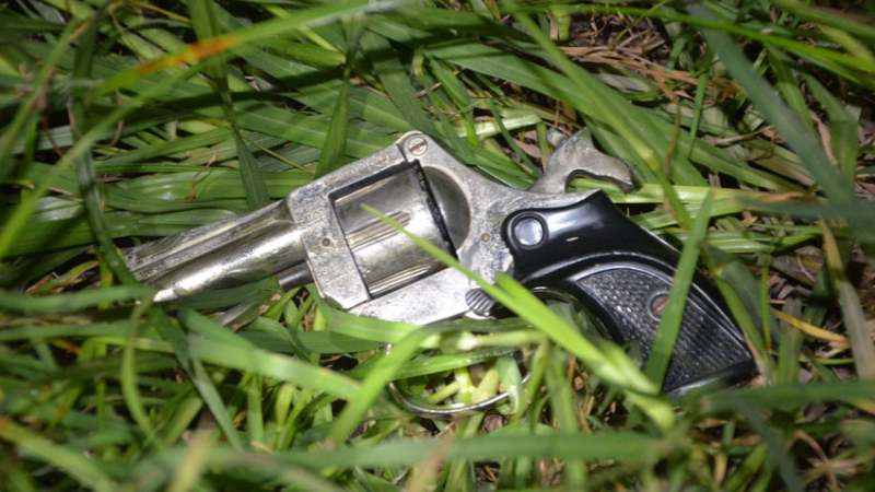Robó, huyó y quiso disparar con un arma de fuego contra la policía