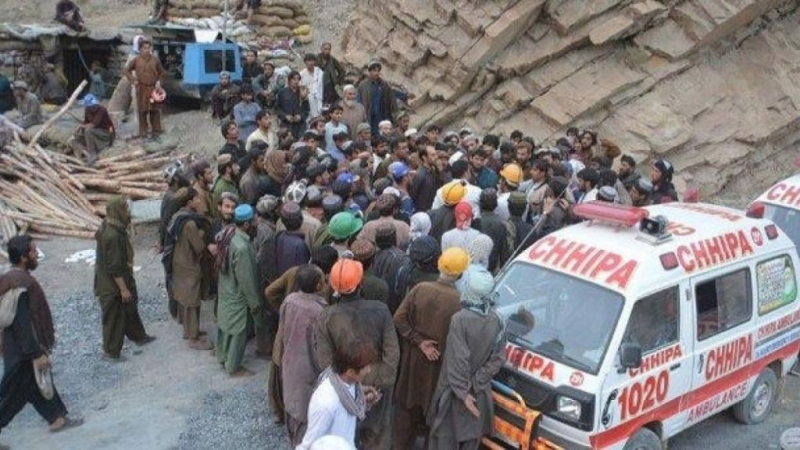 Al menos 40 trabajadores muertos por un derrumbe en una mina de oro de Afganistán