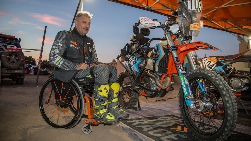 Primer piloto parapléjico llevará moto adaptada al Dakar