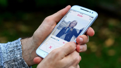 Tinder deberá pagar una multa millonaria por discriminar a los usuarios “maduritos”