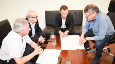 Trabajos en la red del parque industrial de Tirol y del hospital Perrando, los avances de Gasnea