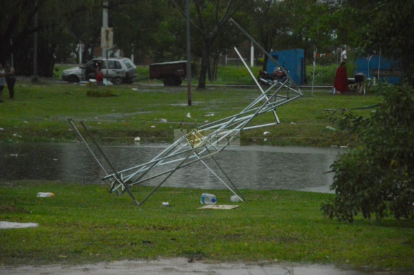 <p>Paseo de artesanos en la Laguna Argüello. </p>
