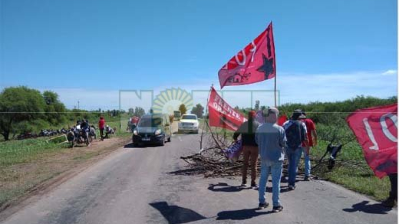 Fuerte protesta en el acceso a Castelli
